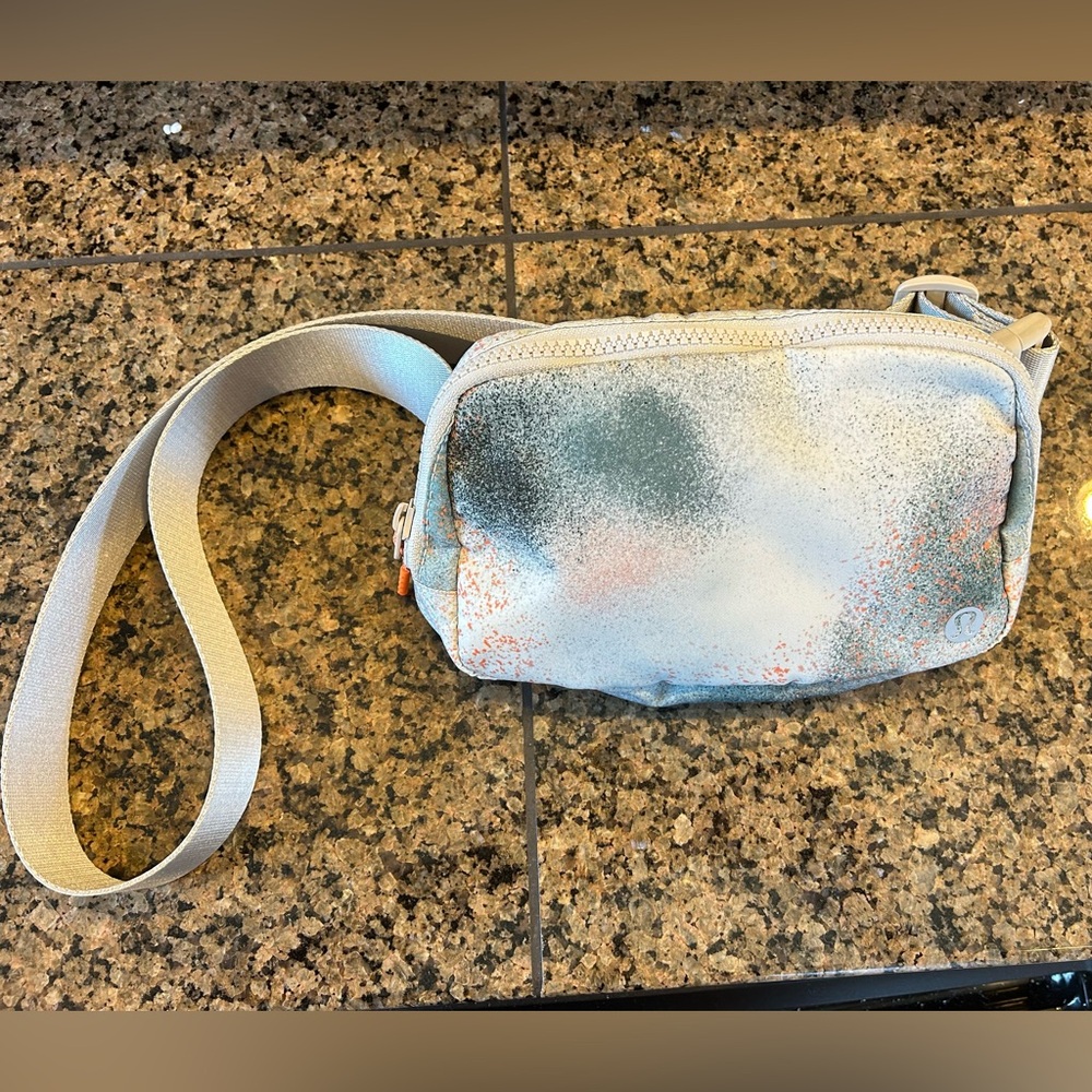 Lululemon Everywhere Belt Bag, EUC, Spray Camo Silver Blue/ Dove Grey/ Orange